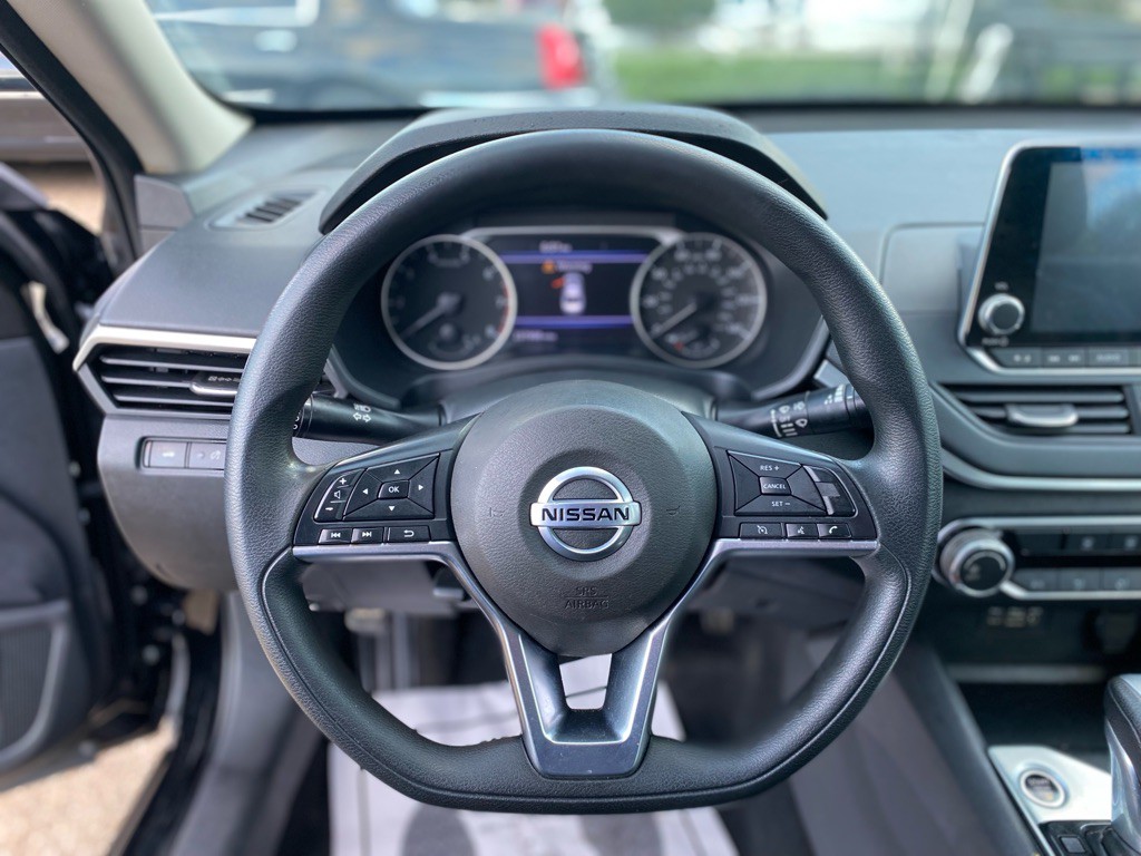 2020 Nissan Altima Image 11