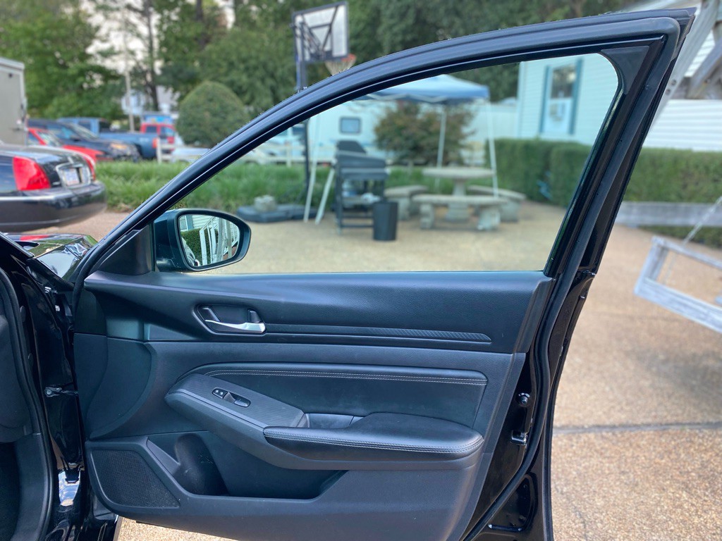 2020 Nissan Altima Image 19