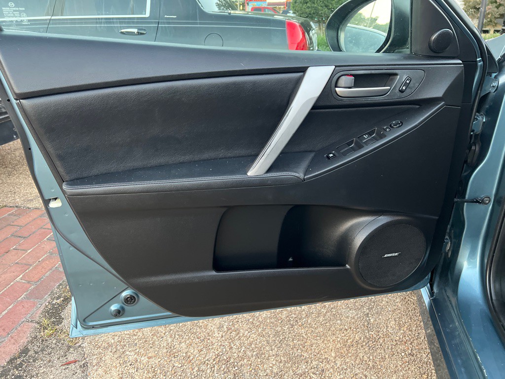 2010 Mazda Mazda3 Image 9