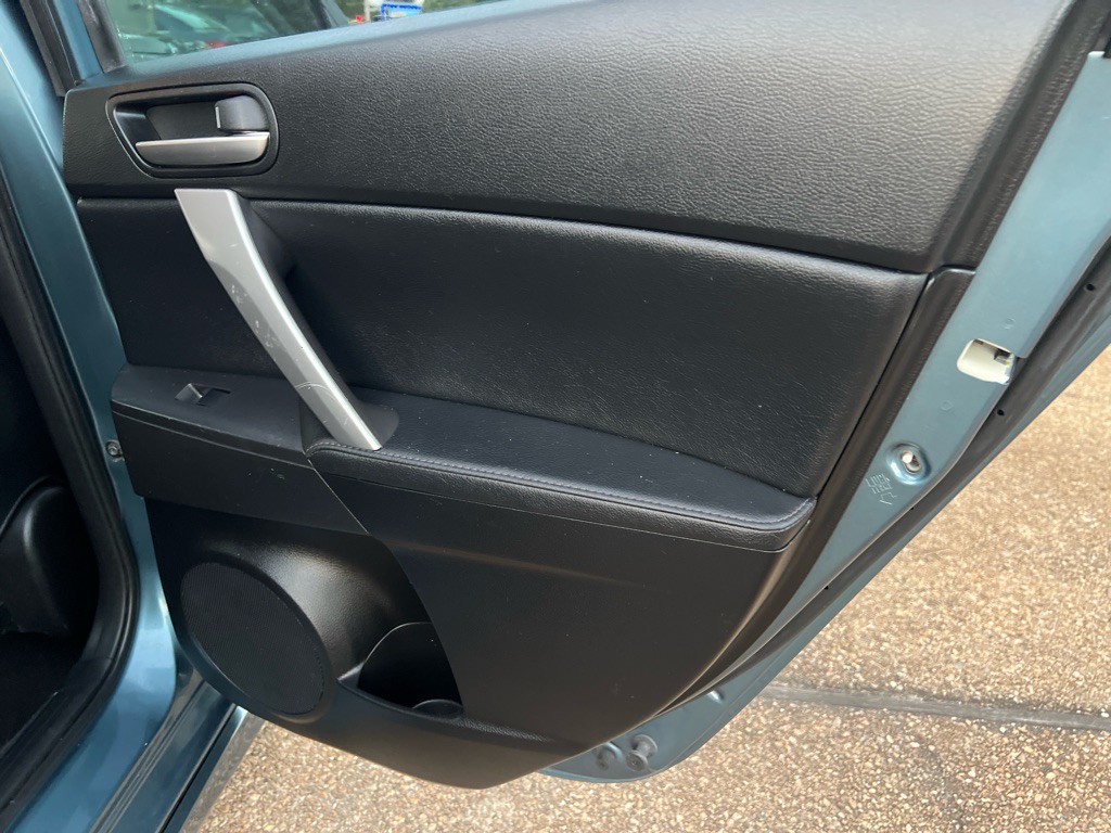 2010 Mazda Mazda3 Image 21