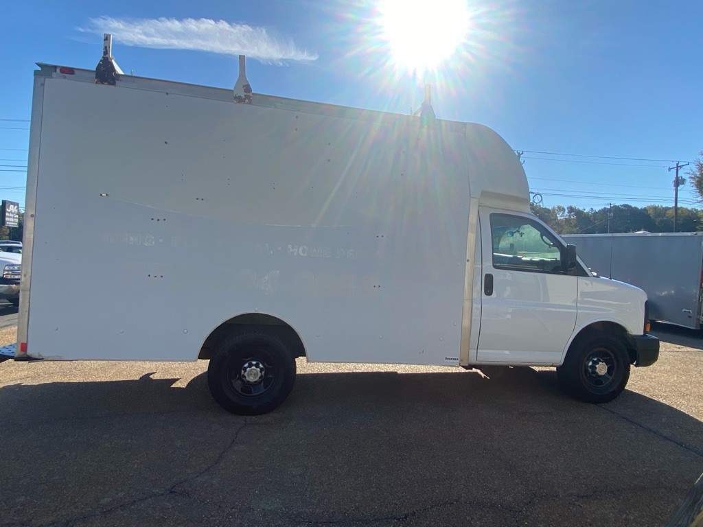 2013 Chevrolet Express Image 4