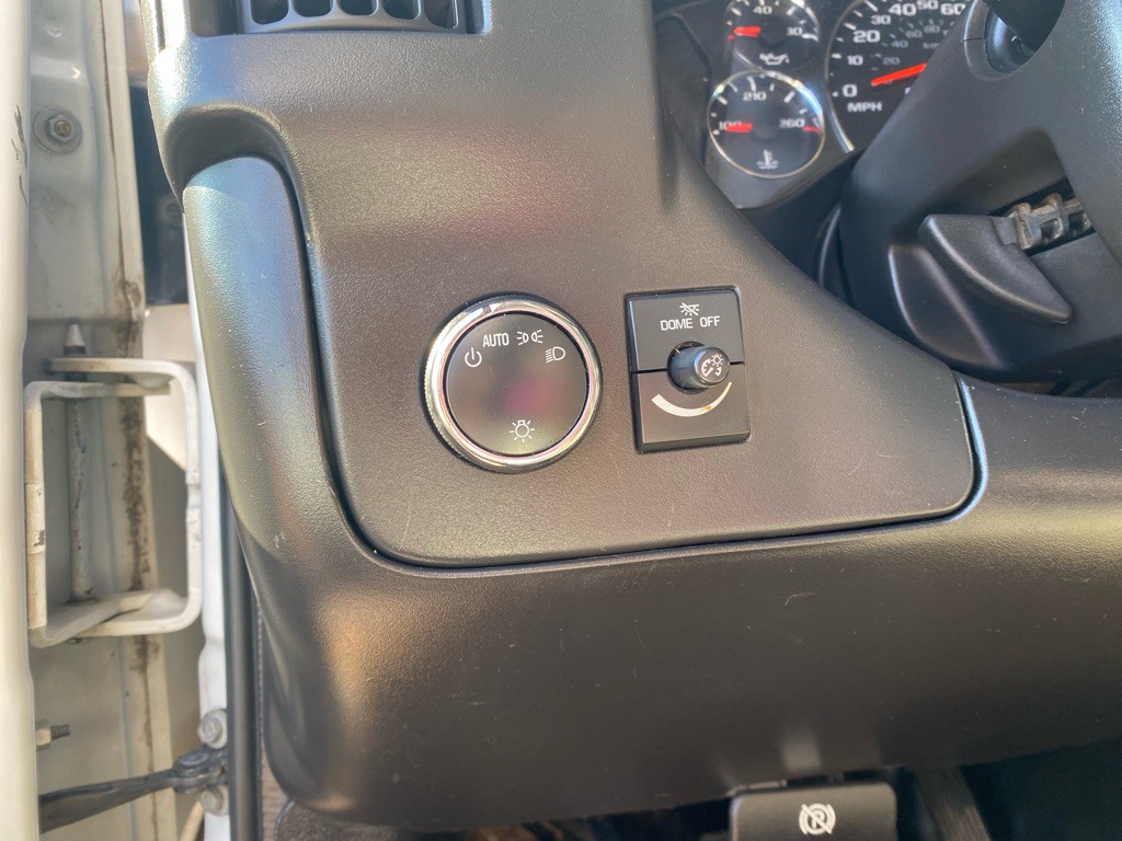 2013 Chevrolet Express Image 11