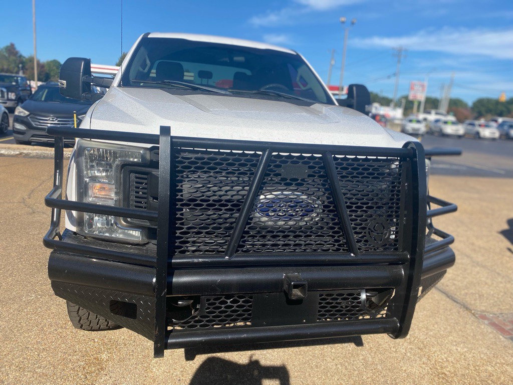 2019 Ford F-350 Image 2