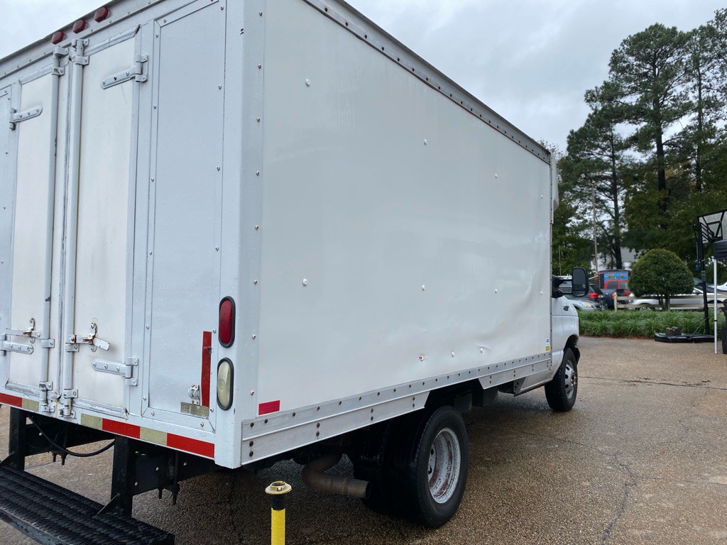 2004 Ford Econoline Image 5