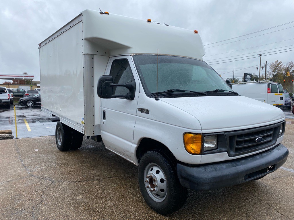 2004 Ford Econoline Image 3