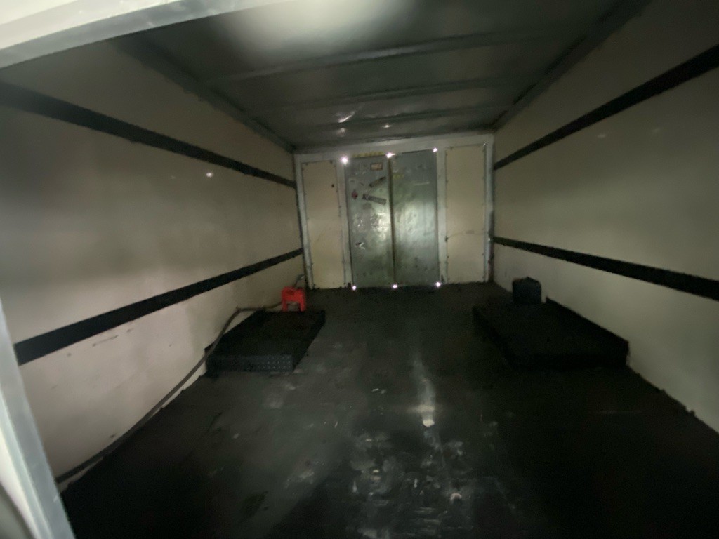 2004 Ford Econoline Image 18