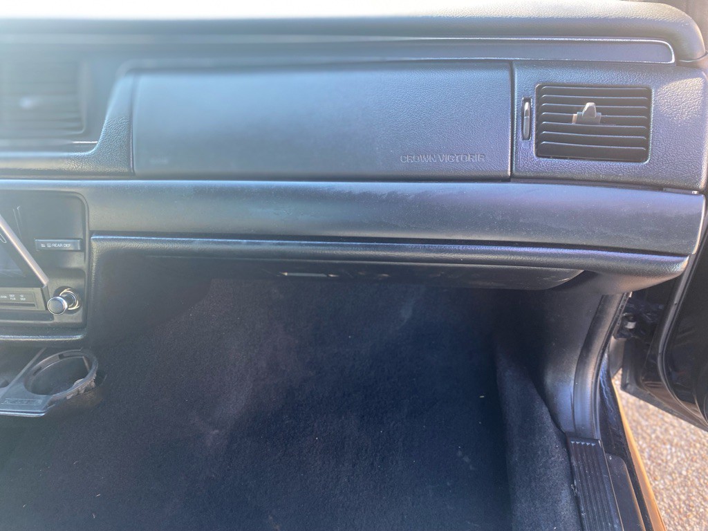 1994 Ford Crown Victoria Image 29