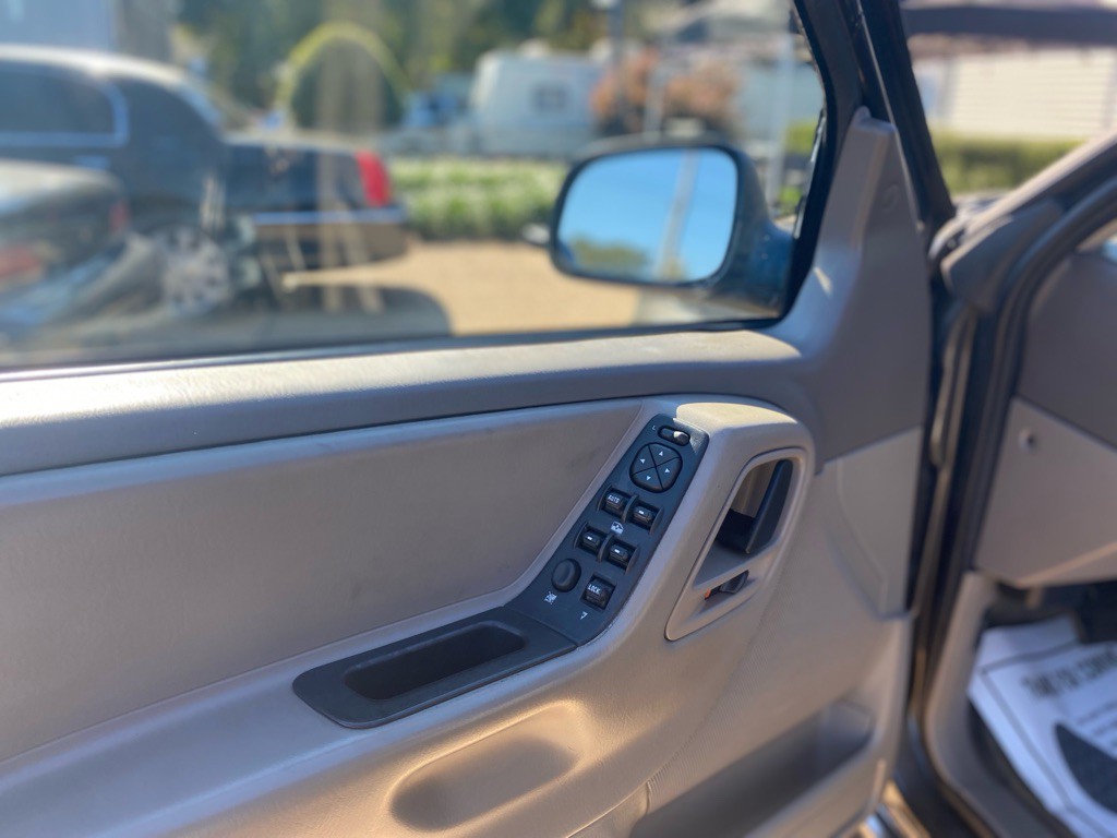 2004 Jeep Grand Cherokee Image 9