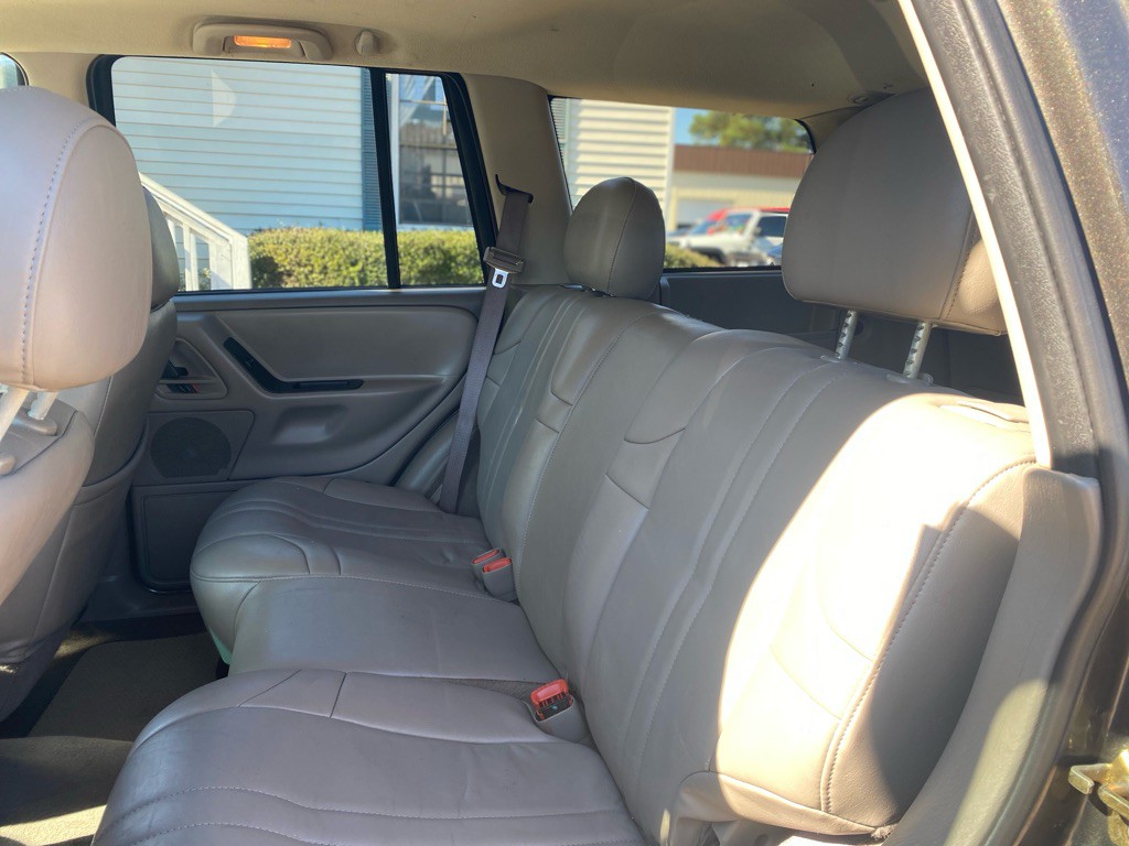 2004 Jeep Grand Cherokee Image 18