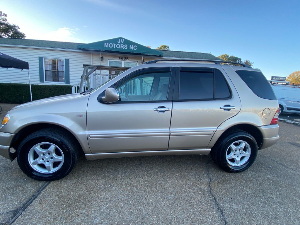 2001 Mercedes-Benz M-Class Image 8