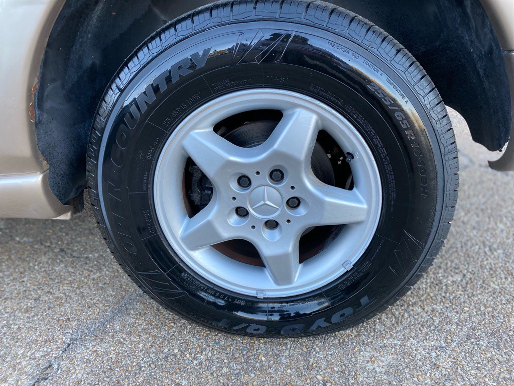 2001 Mercedes-Benz M-Class Image 9