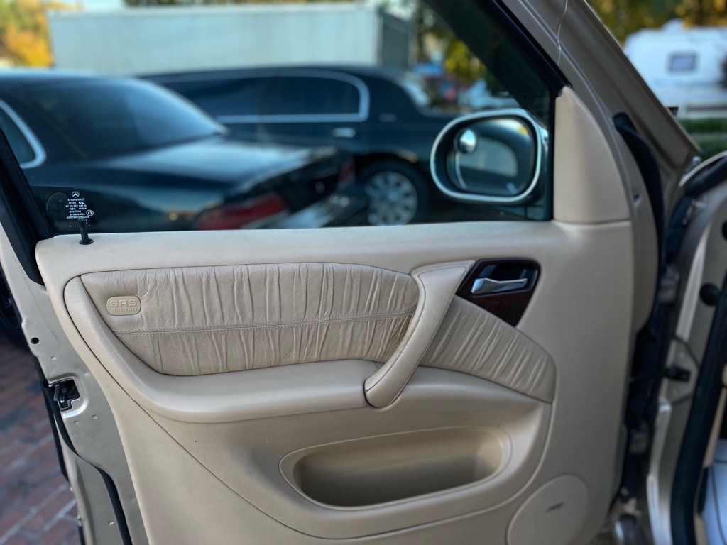 2001 Mercedes-Benz M-Class Image 11