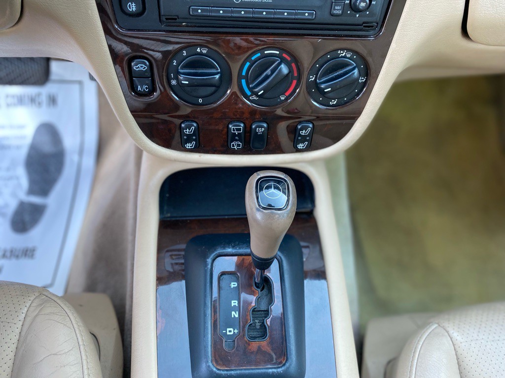 2001 Mercedes-Benz M-Class Image 16