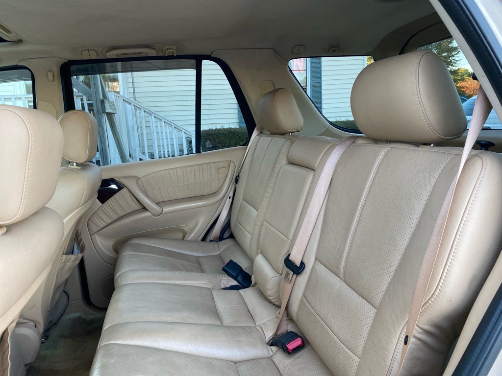 2001 Mercedes-Benz M-Class Image 22