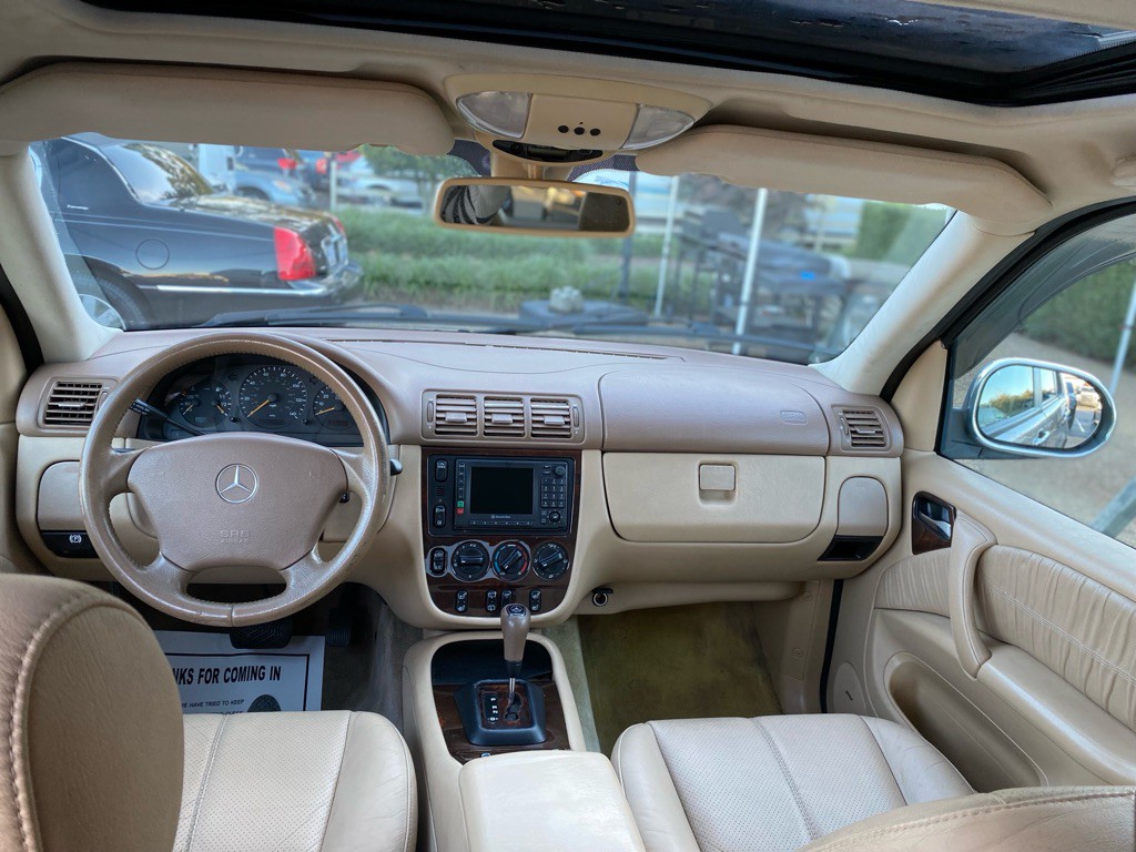2001 Mercedes-Benz M-Class Image 24