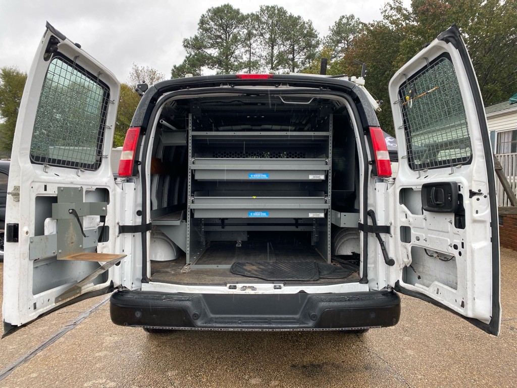 2017 Chevrolet Express Image 9