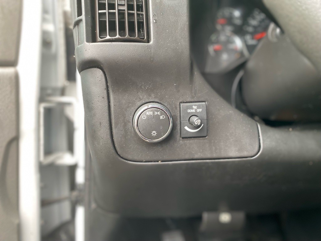 2017 Chevrolet Express Image 11