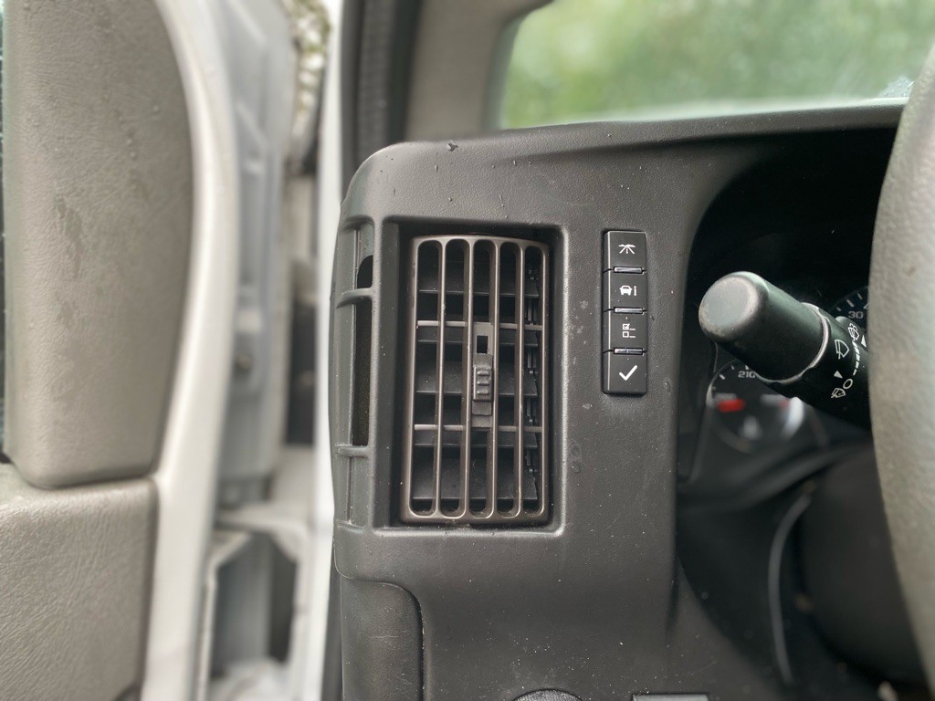 2017 Chevrolet Express Image 12