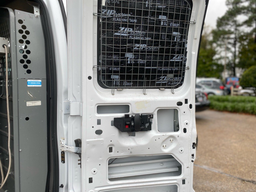 2017 Chevrolet Express Image 23