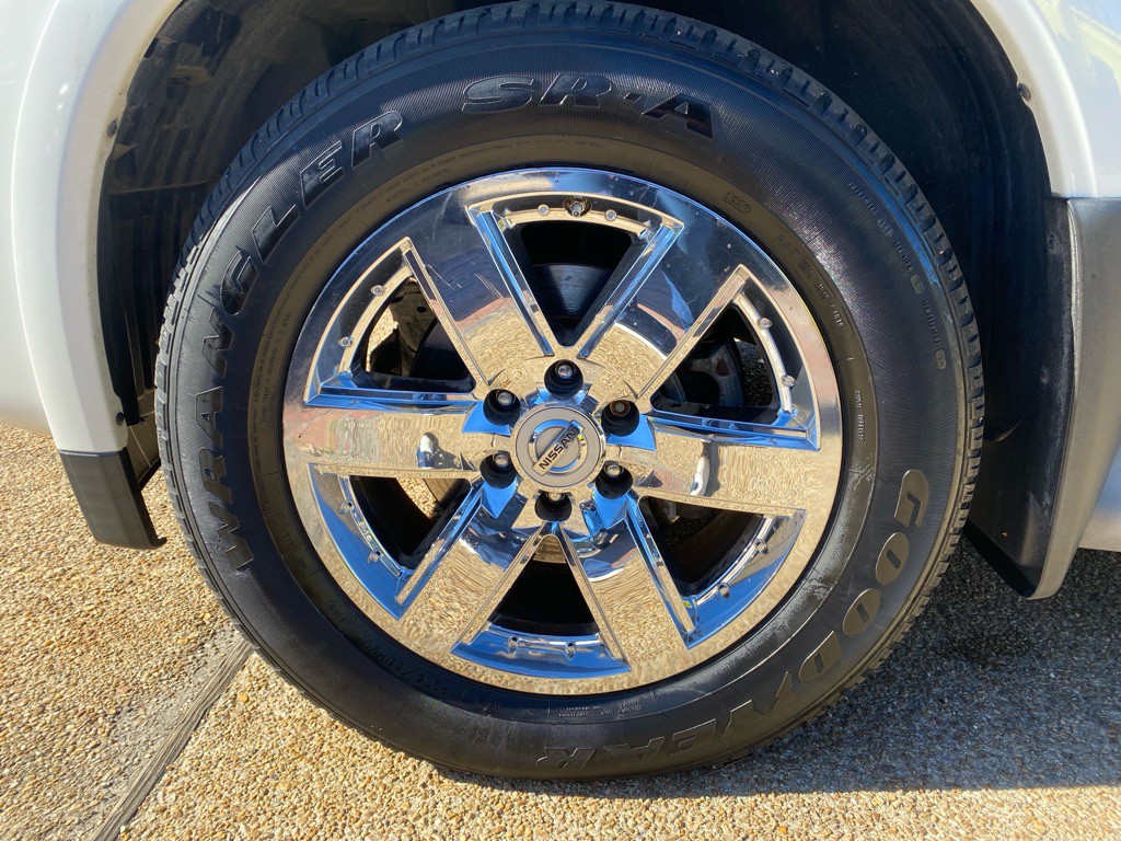 2010 Nissan Armada Image 3