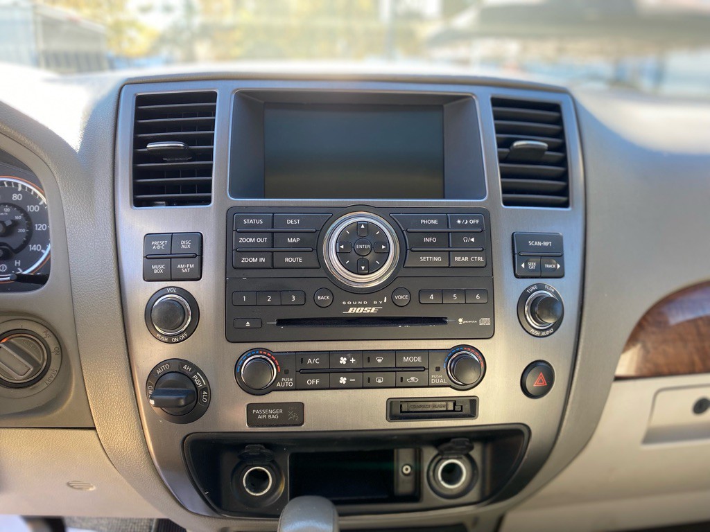 2010 Nissan Armada Image 16