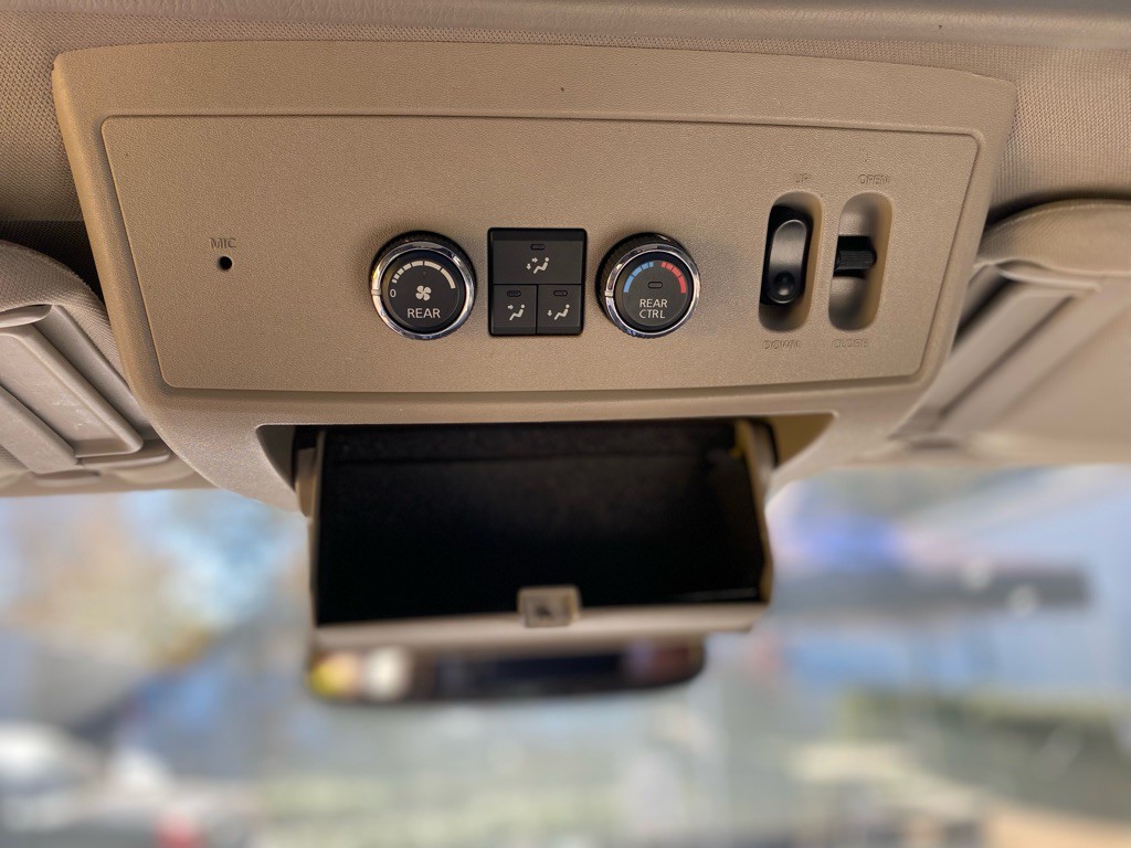 2010 Nissan Armada Image 18