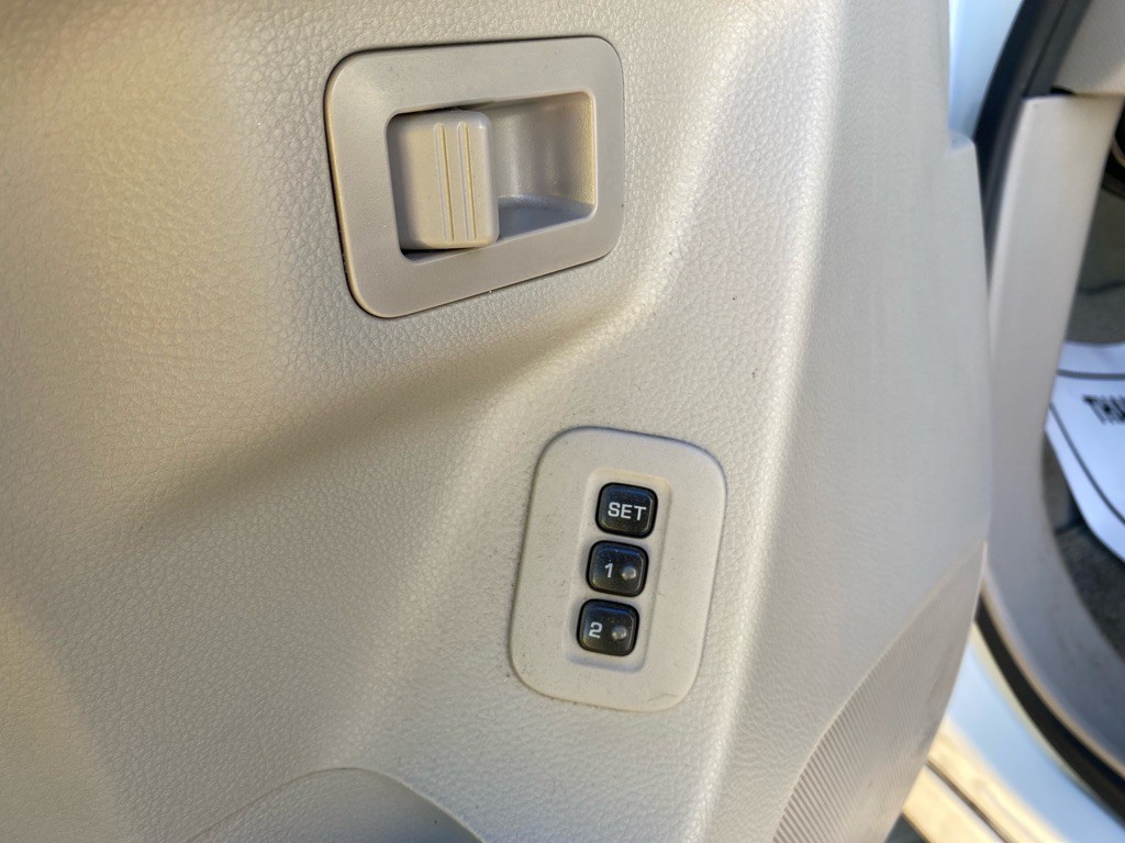 2010 Nissan Armada Image 22