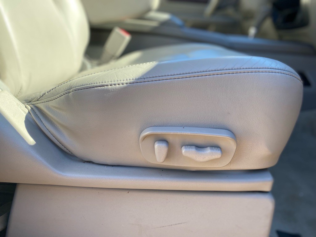 2010 Nissan Armada Image 35