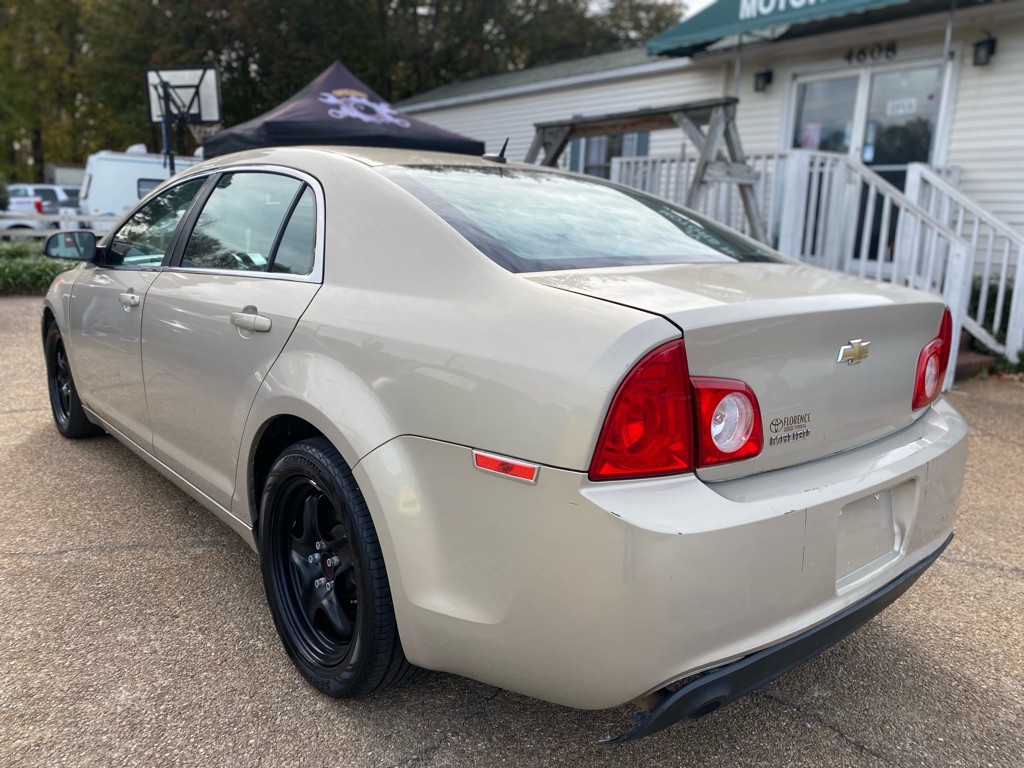 2011 Chevrolet Malibu Image 5