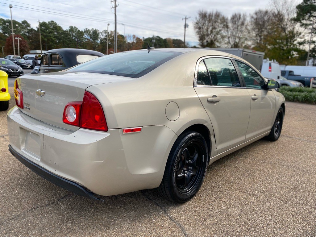 2011 Chevrolet Malibu Image 7
