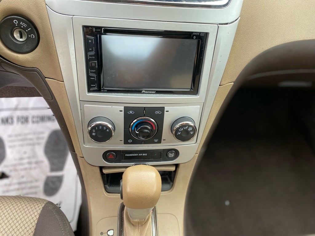 2011 Chevrolet Malibu Image 14