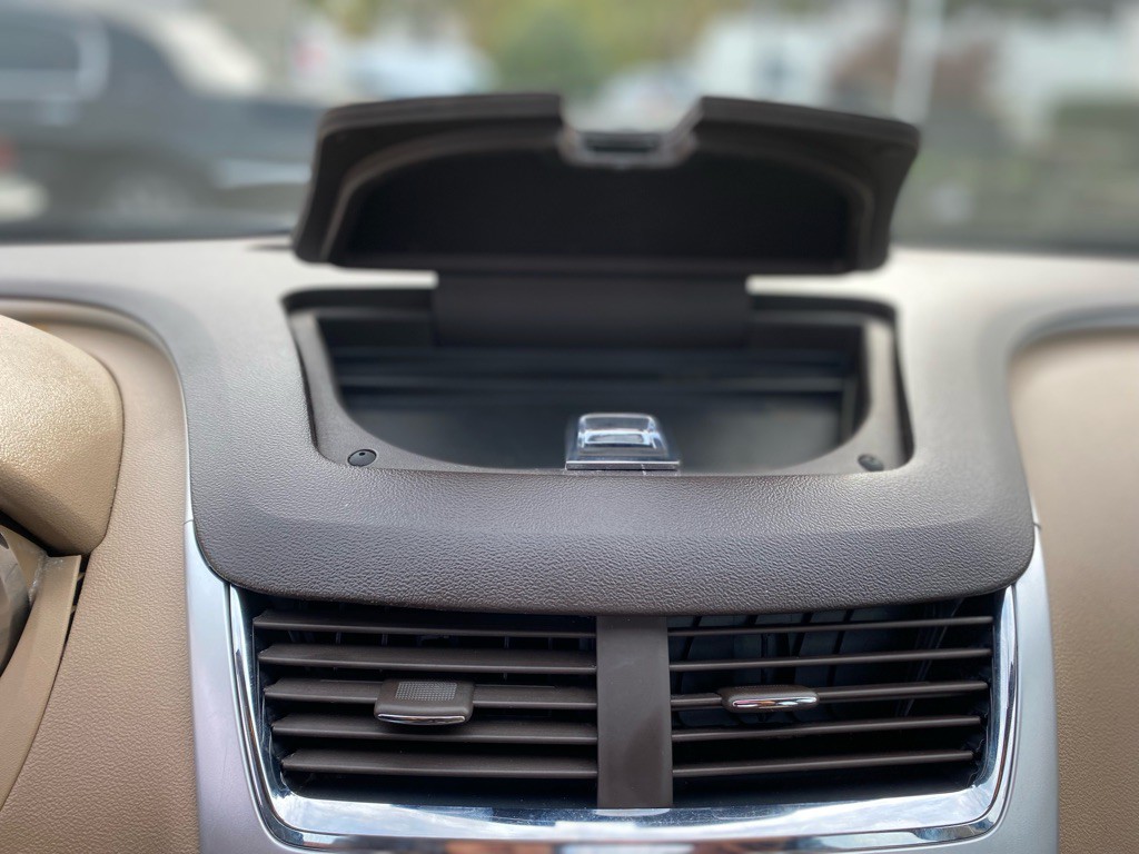 2011 Chevrolet Malibu Image 17