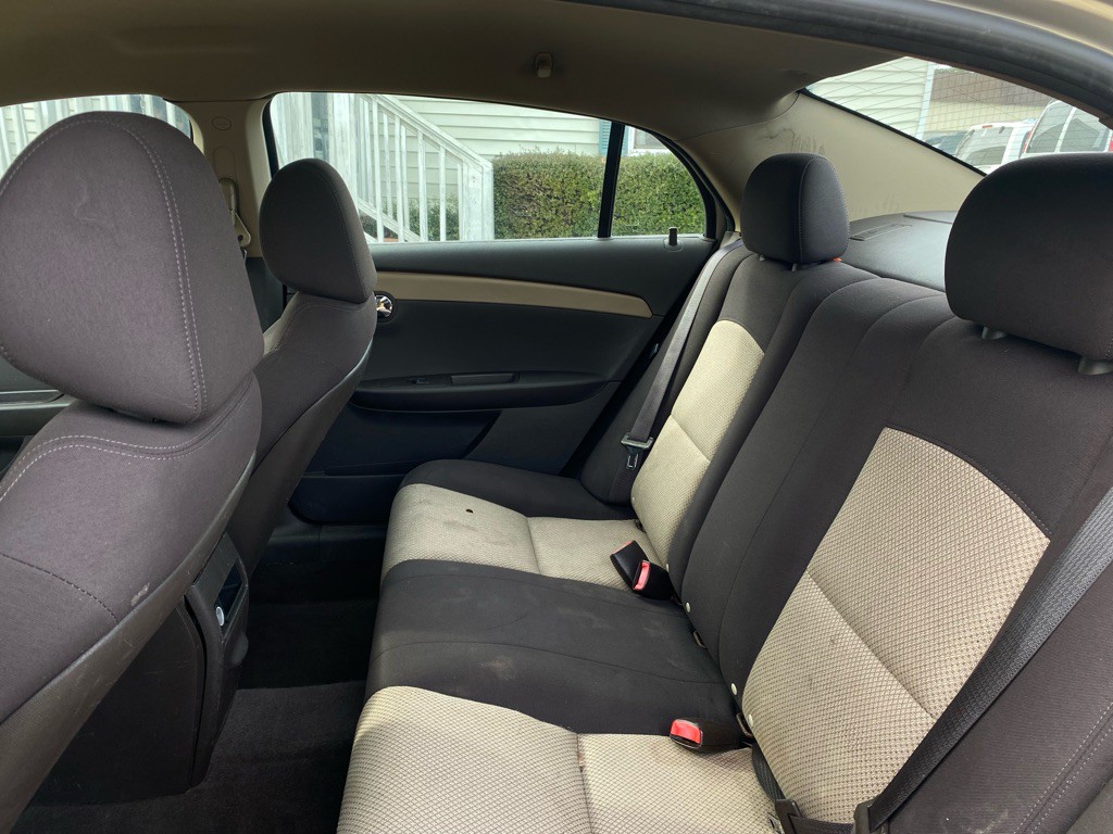 2011 Chevrolet Malibu Image 22