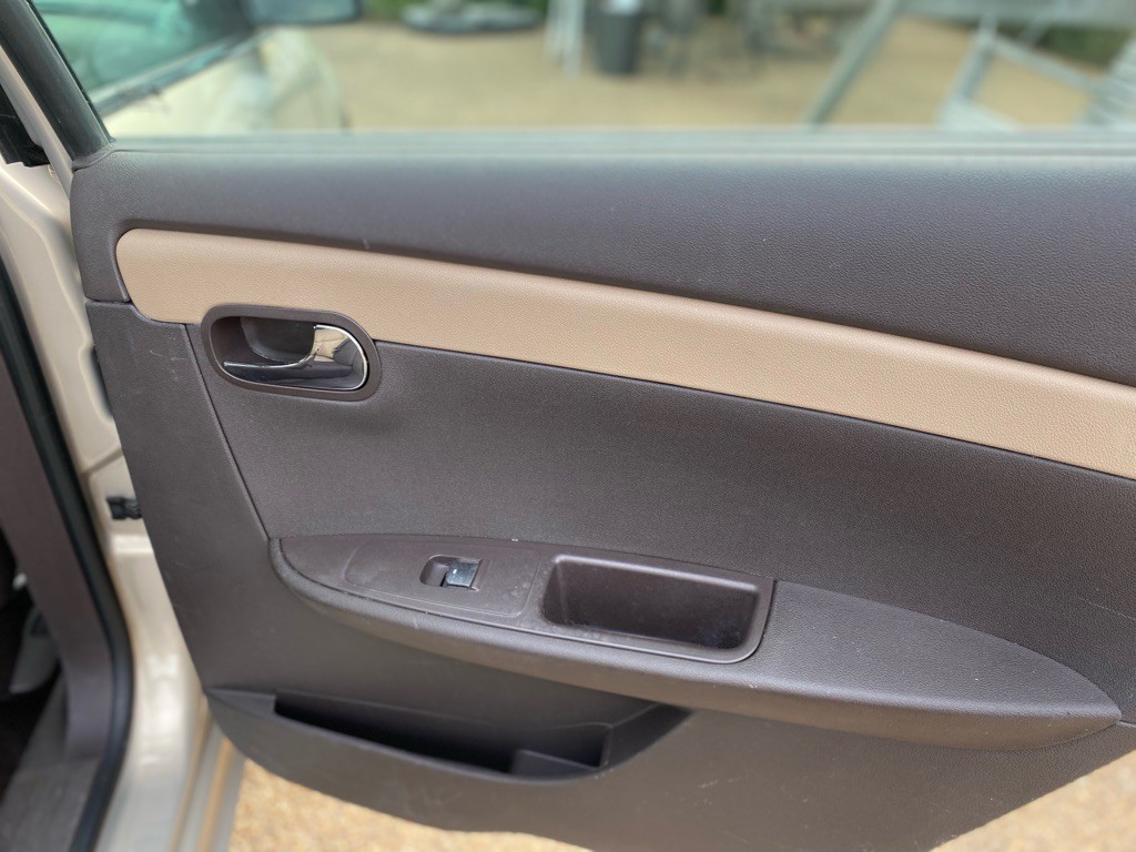 2011 Chevrolet Malibu Image 24