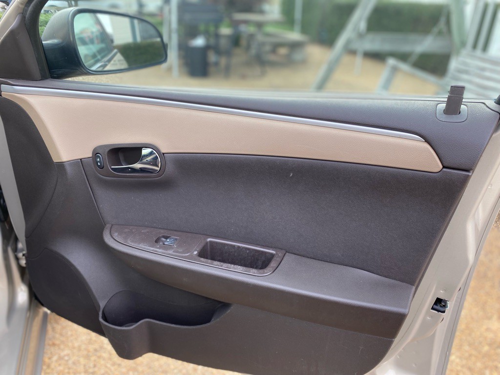 2011 Chevrolet Malibu Image 26