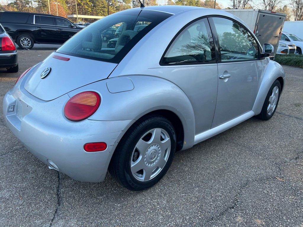 2000 Volkswagen Beetle Image 5