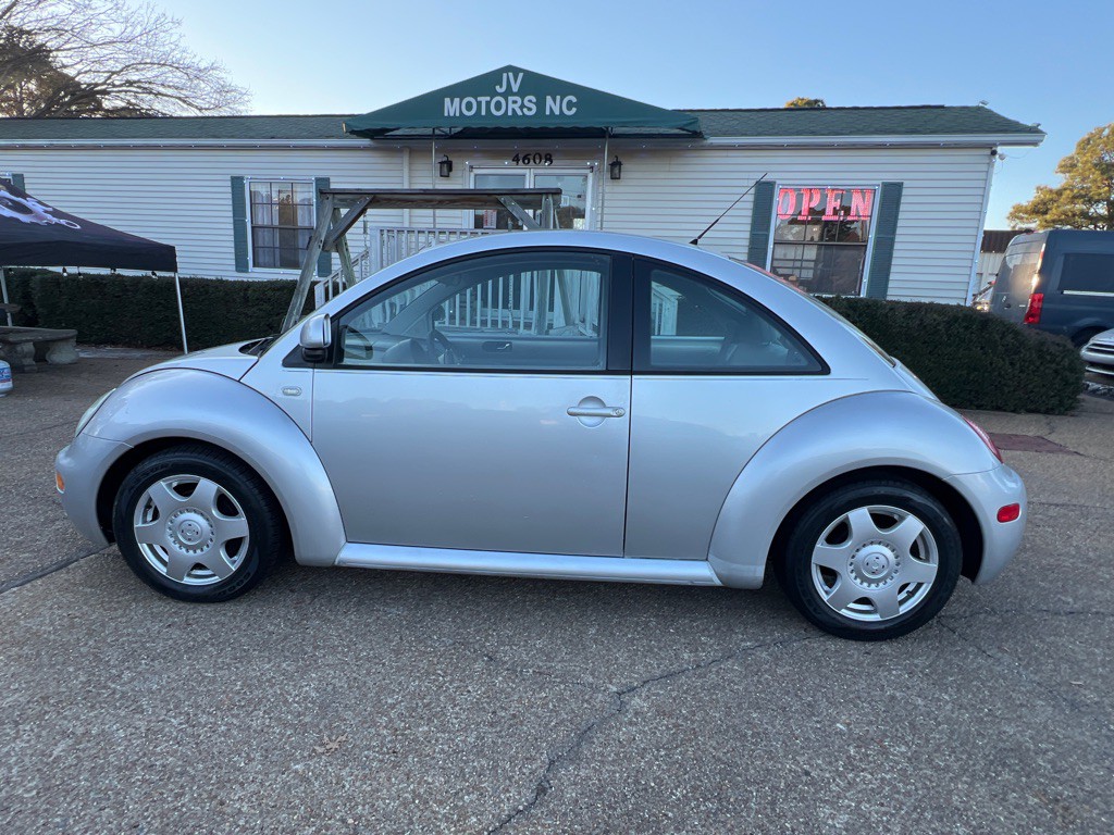 2000 Volkswagen Beetle Image 8