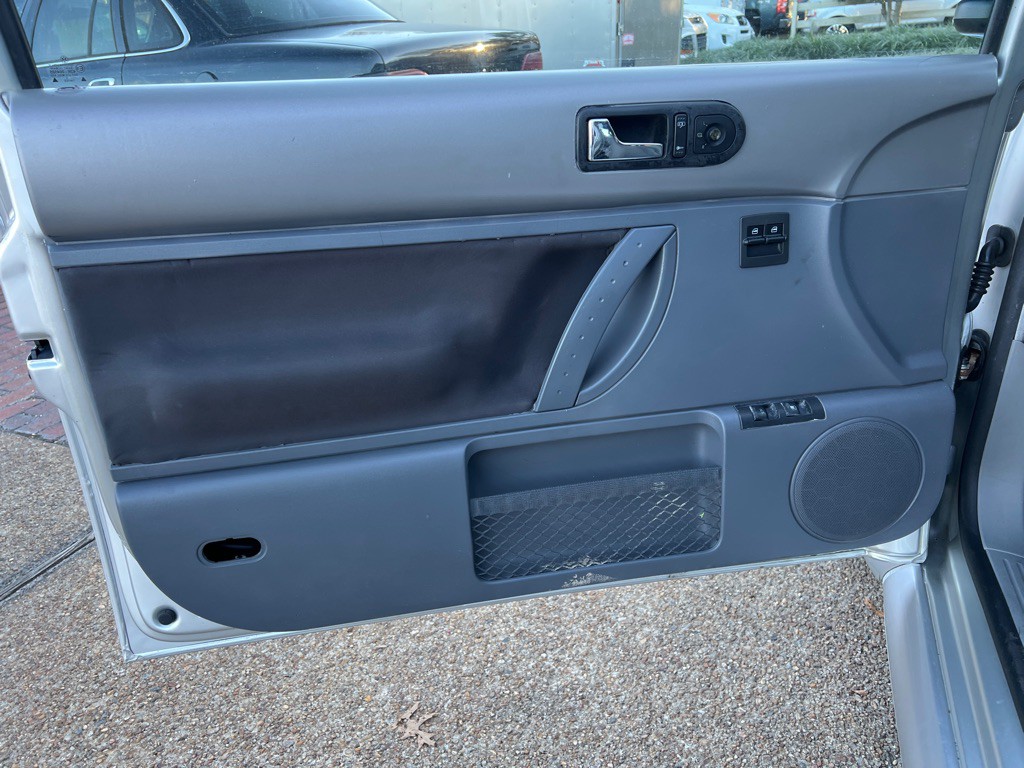 2000 Volkswagen Beetle Image 9