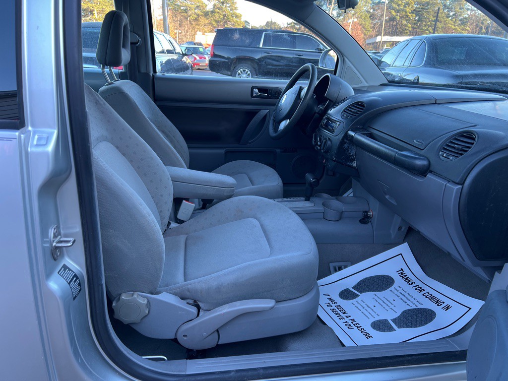 2000 Volkswagen Beetle Image 17