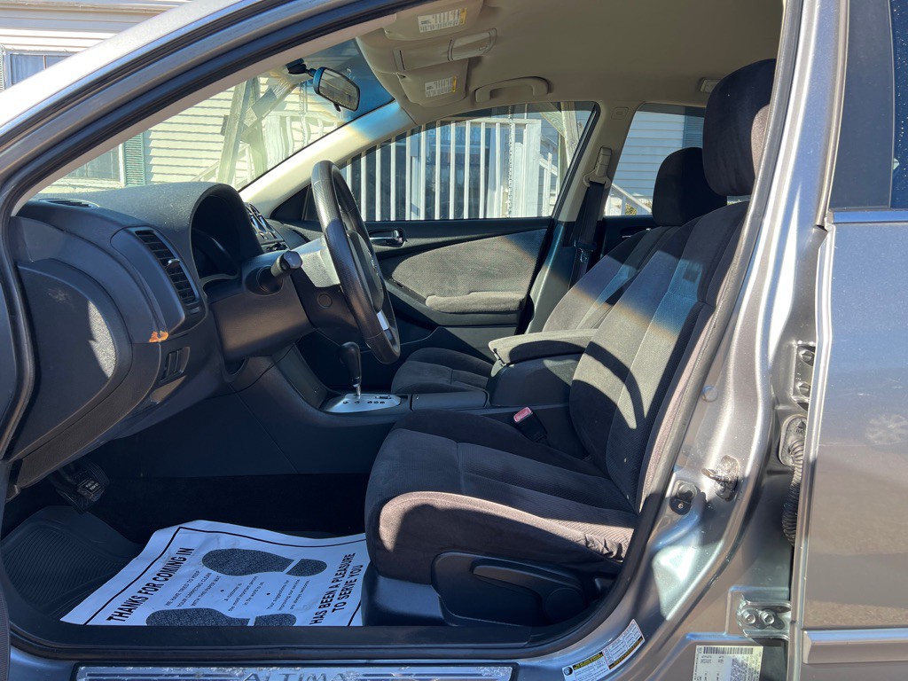 2009 Nissan Altima Image 10