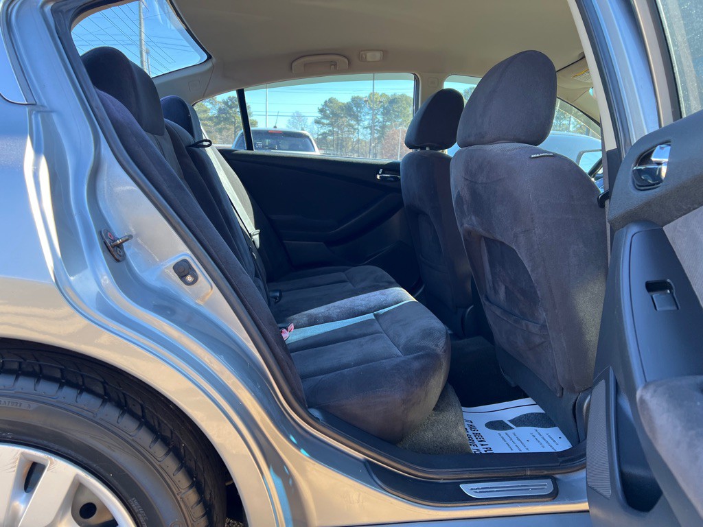 2009 Nissan Altima Image 19