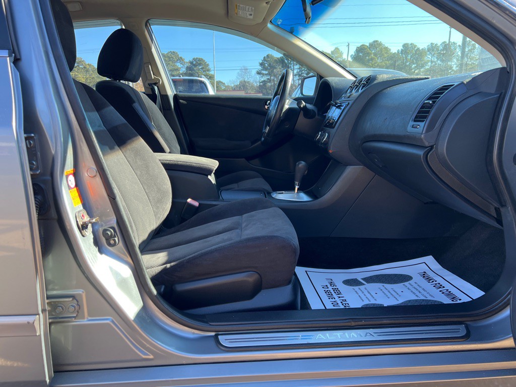 2009 Nissan Altima Image 21