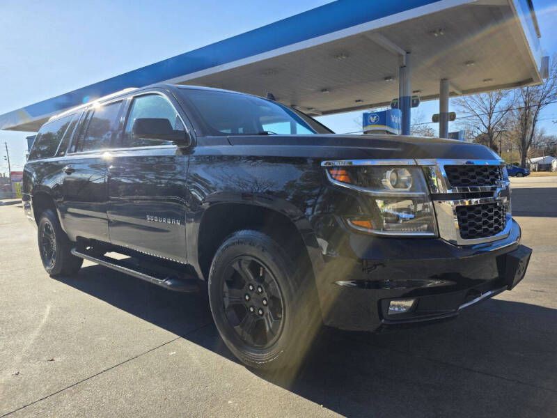 2018 Chevrolet Suburban Image 1