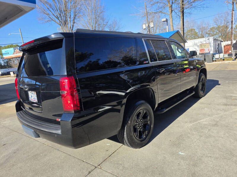 2018 Chevrolet Suburban Image 3