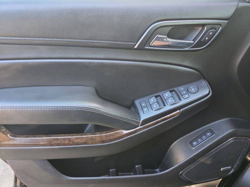 2018 Chevrolet Suburban Image 13