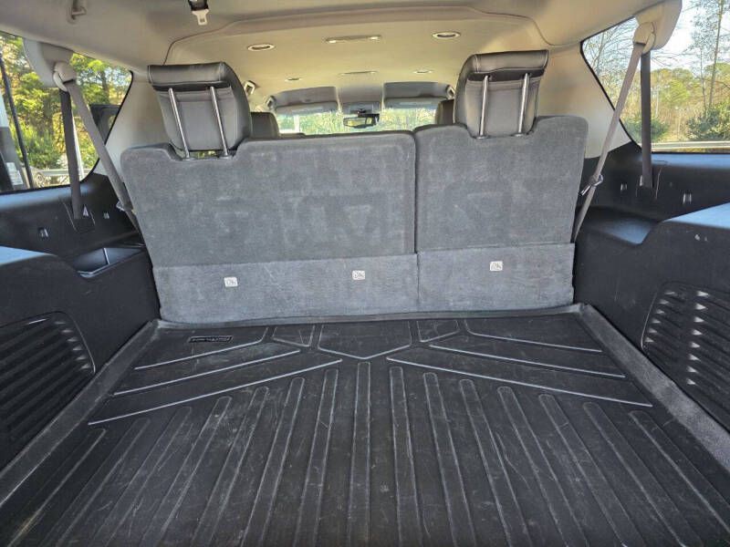2018 Chevrolet Suburban Image 14