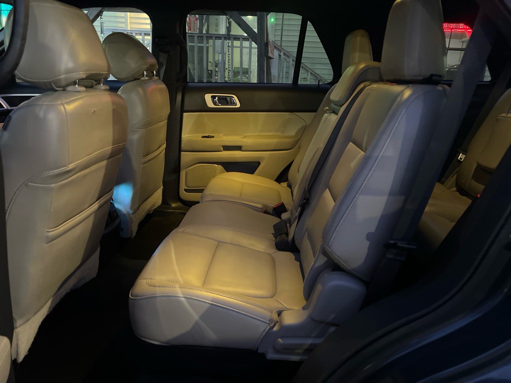 2015 Ford Explorer Image 17