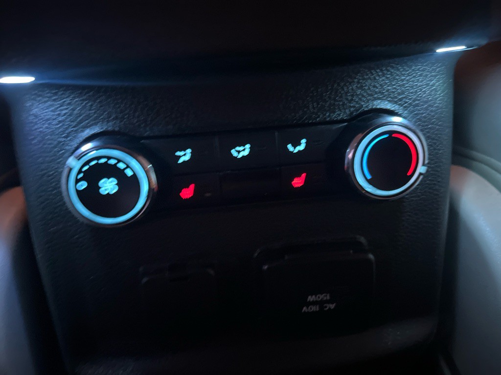 2015 Ford Explorer Image 18