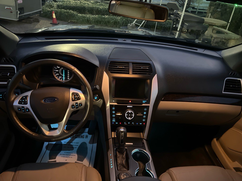 2015 Ford Explorer Image 19