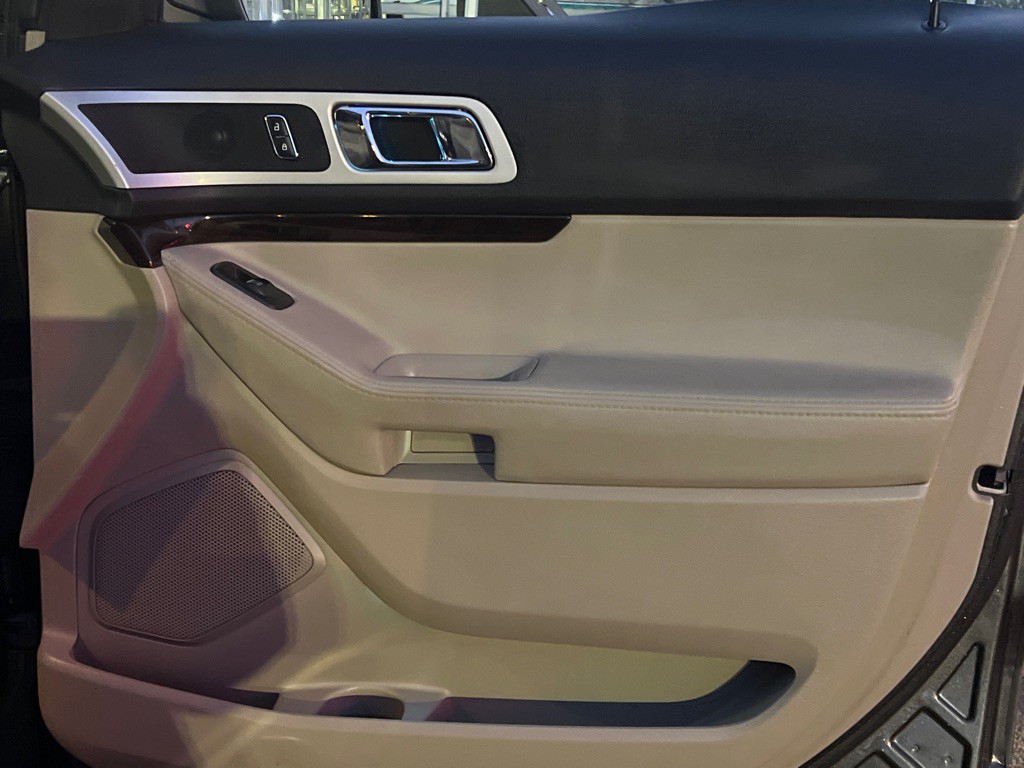 2015 Ford Explorer Image 24